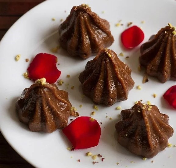 How to make Chocolate Modaks at home