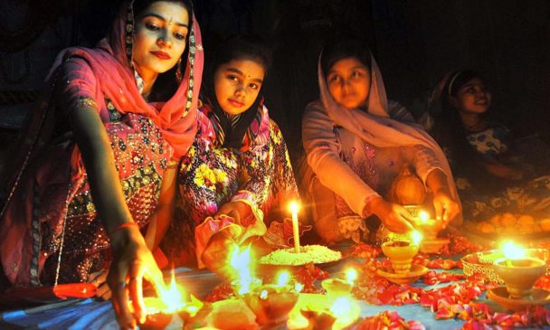 How to Celebrate Diwali